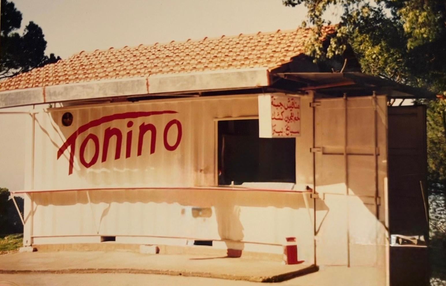 Tonino shop and team